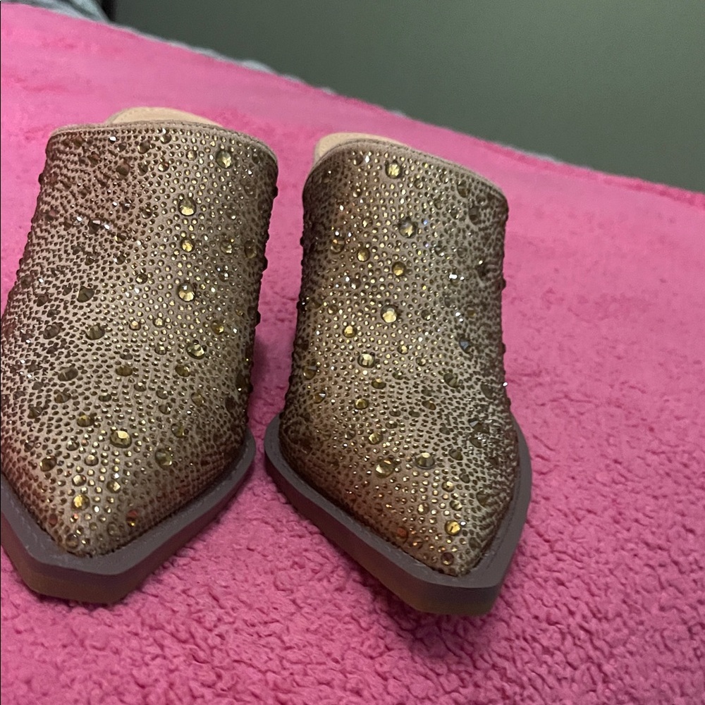 Elegant Gold Embellished Women's Shoes